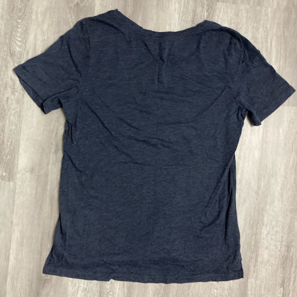 Eddie Bauer 2 Shirt Lightweight Grey and Blue Bundle Medium - Picture 13 of 13